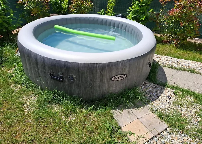 Tanya With Jacuzzi Apartman *