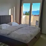 Tanya With Jacuzzi Апартаменты
