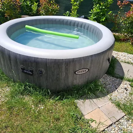 Tanya With Jacuzzi Apartamento *