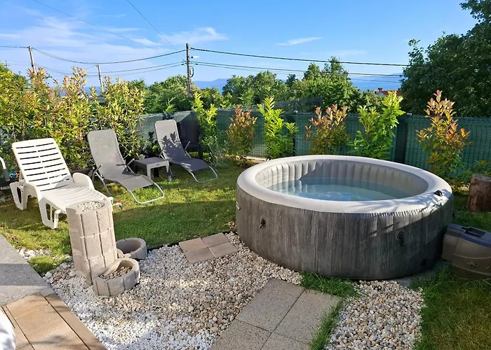 Appartement Tanya With Jacuzzi *