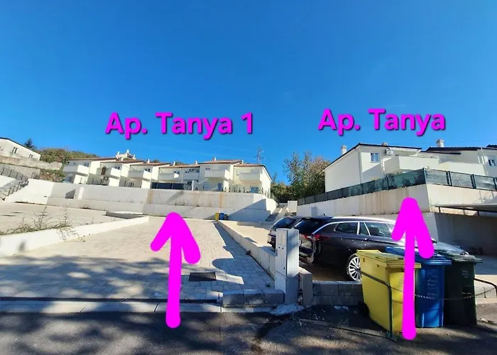 Tanya With Jacuzzi Appartement