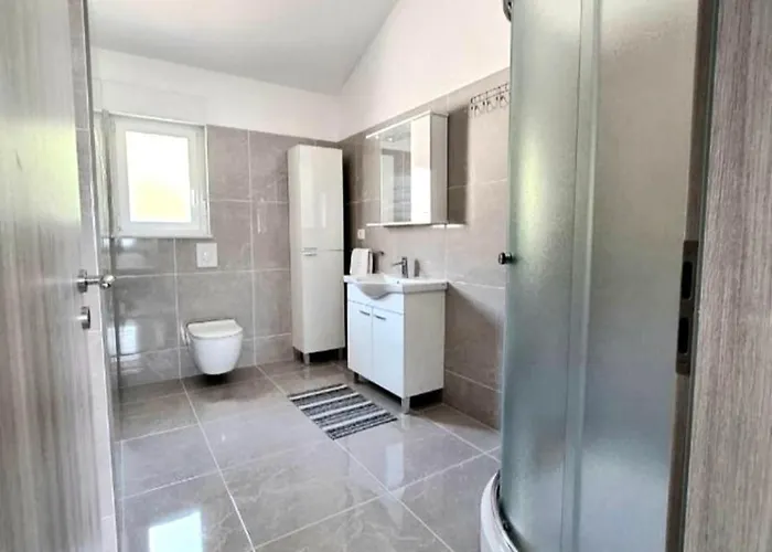 Appartement Tanya With Jacuzzi *